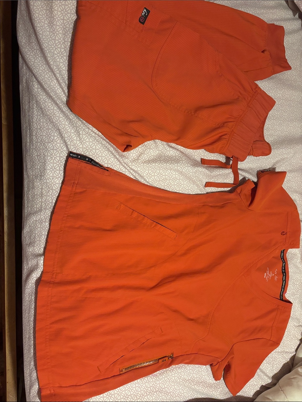 Koi lite scrub set